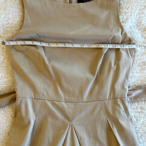 Sleeveless Belted Dress with Pockets - Picture 6 of 10